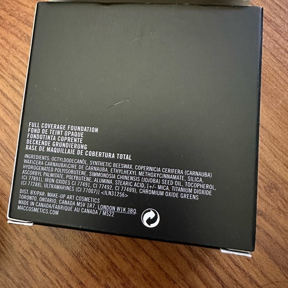 MAC Cosmetics FULL COVERAGE foundation from MAC Pro NW30- RARE AND DISCO… - Picture 6 of 6